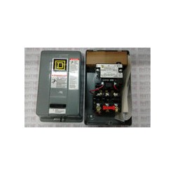 ARRANCADOR MAGNETICO SQUARE D 8536SBG2V03, EN GABINETE, NEMA 1, 3P, 600 VCA, BOBINA 240 V, TAM.0