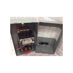 ARRANCADOR MAGNETICO SQUARE D 8536SCG3V02, EN GABINETE, NEMA 1, 3P, 600 VCA, BOBINA 120 V