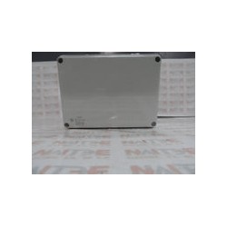 CAJA RECTANGULAR VACIA TERMOPLASTICO  ABB M008220000  LS-00822 IP44, IP55, IP65  153X110X66 mm CON CIERRE POR TORNILLO CON KNOCK