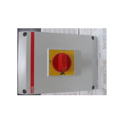 SECCIONADOR ABB 3P 415/500 VCA 63 AMP  CAT OTP63BA3M C/GABINETE 145X200X90 MM MANIJA AMBAR/ROJO 2NO 2NC