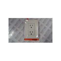 CONTACTO DUPLEX BTICINO E6028NR 2P+T 15A 127V / 250V COLOR MARFIL